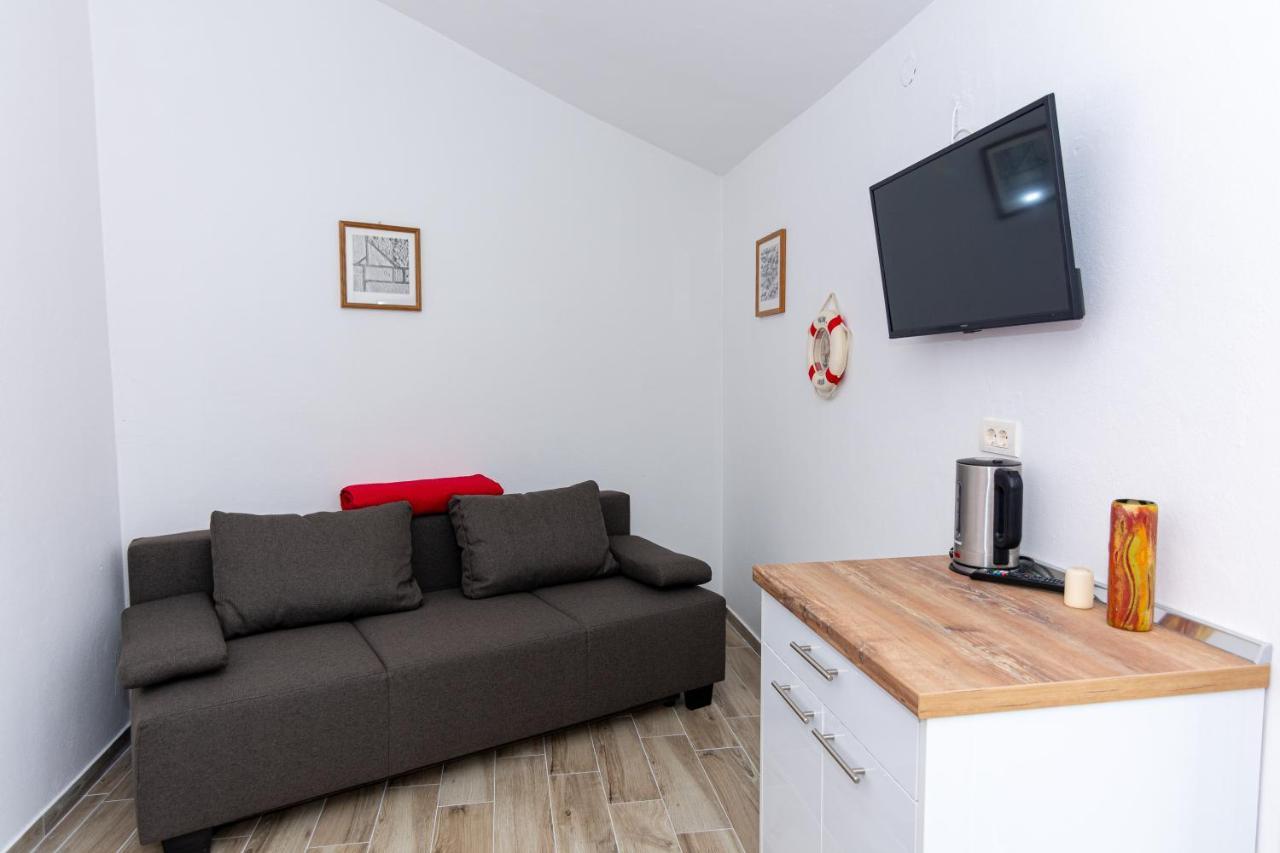 Apartment Plemic Pag Town Exteriör bild